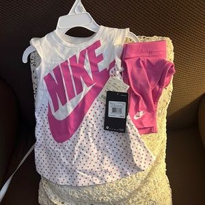 BRAND NEW Nike Girl’s Outfit
